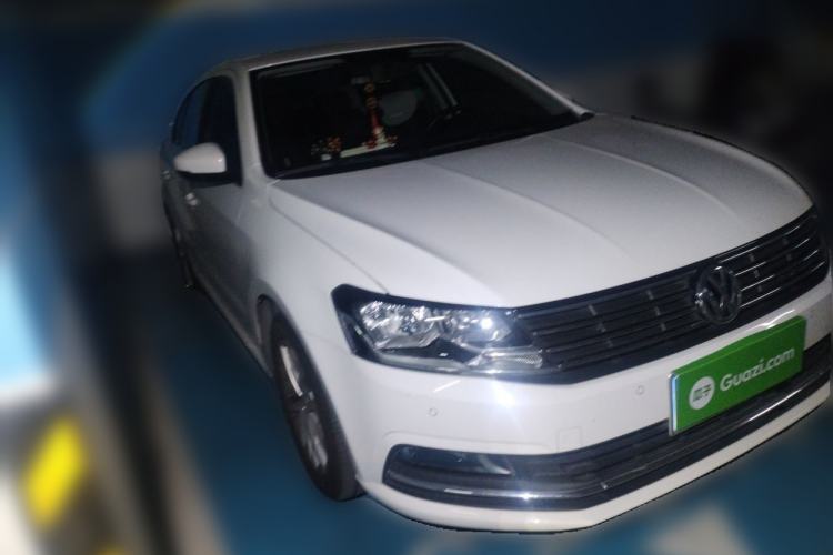 Used Volkswagen Lavida 2017 230TSI Manual Comfort Edition Front Right 45 Deg