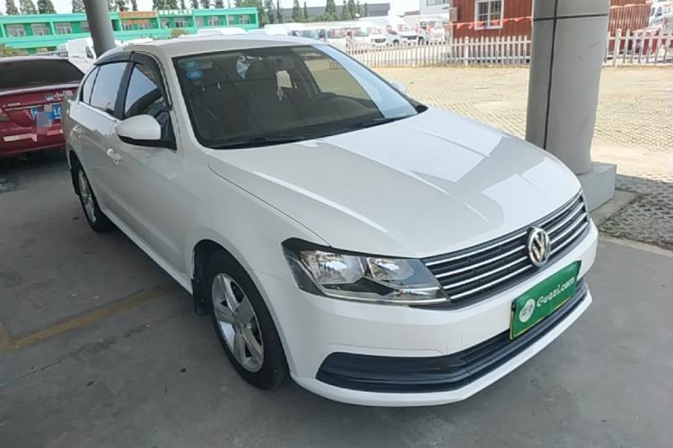 Used Volkswagen Lavida 2017 1.6L Automatic Fashion Edition Front Right 45 Deg