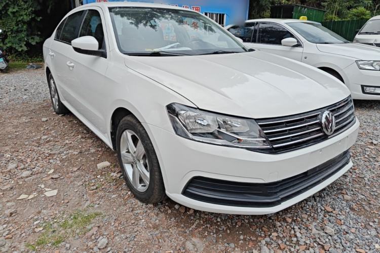 Used Volkswagen Lavida 2017 1.6L Automatic Fashion Edition Front Right 45 Deg