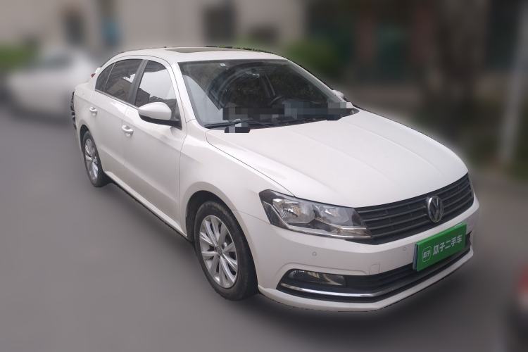 Used Volkswagen Lavida 2017 1.6L Automatic Comfort Edition Front Right 45 Deg