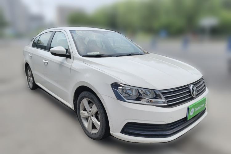Used Volkswagen Lavida 2017 1.6L Manual Fashion Edition Front Right 45 Deg