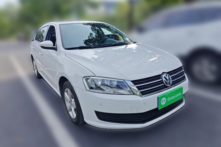 Used Volkswagen Lavida 2017 1.6L Automatic Fashion Edition Front Right 45 Deg