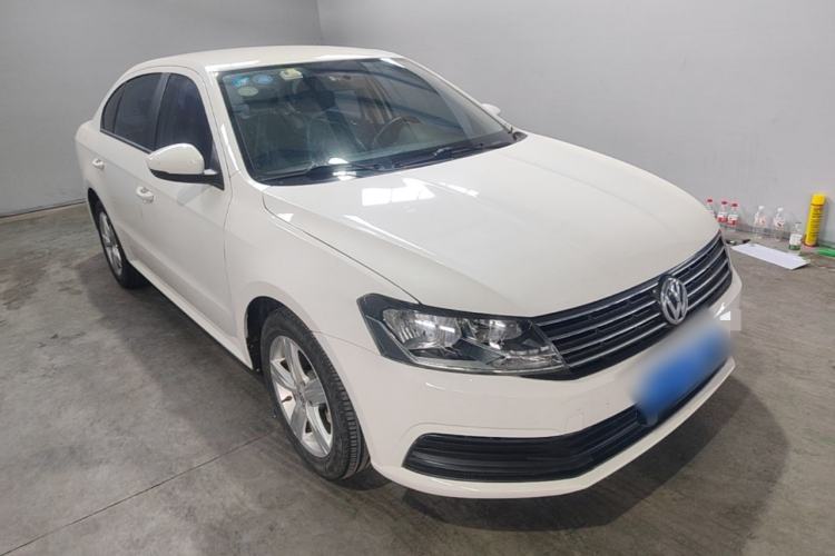 Used Volkswagen Lavida 2017 1.6L Automatic Fashion Edition Front Right 45 Deg