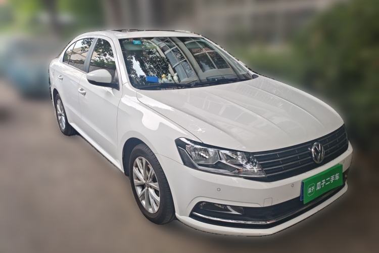 Used Volkswagen Lavida 2017 230TSI DSG Comfort Edition Front Right 45 Deg