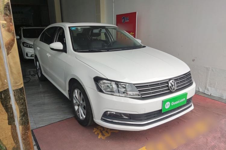 Used Volkswagen Lavida 2017 1.6L Automatic Comfort Edition Front Right 45 Deg
