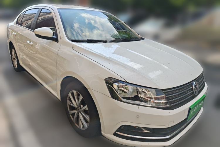 Used Volkswagen Lavida 2017 230TSI DSG Comfort Edition Front Right 45 Deg