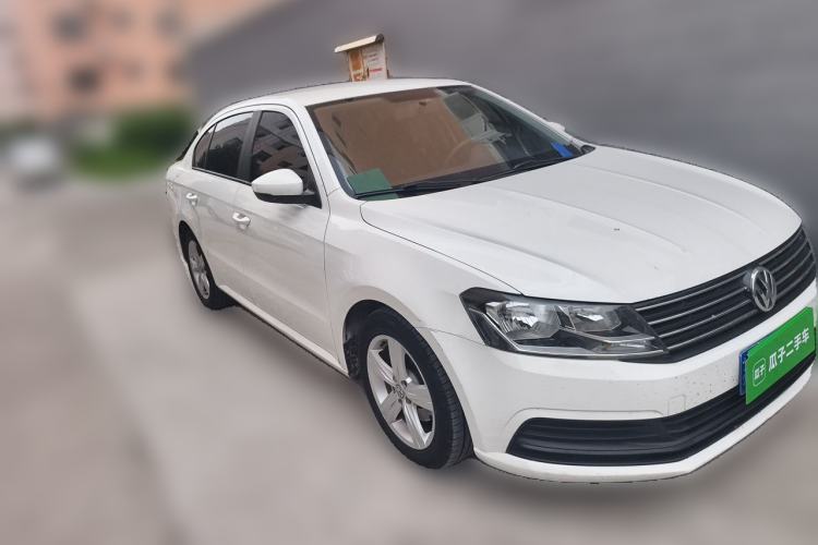 Used Volkswagen Lavida 2017 1.6L Automatic Fashion Edition Front Right 45 Deg