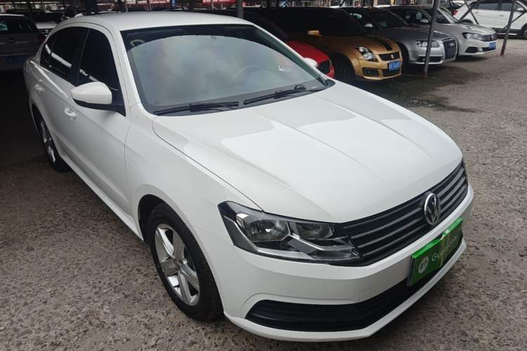 Used Volkswagen Lavida 2017 1.6L Manual Fashion Edition Front Right 45 Deg