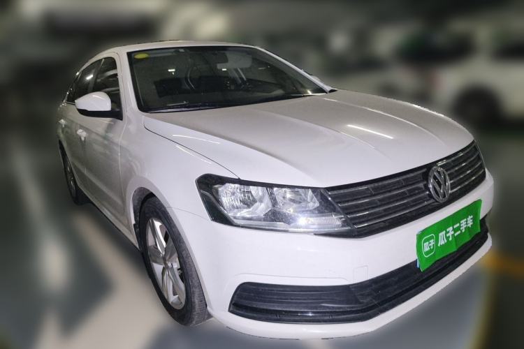 Used Volkswagen Lavida 2017 1.6L Automatic Fashion Edition Front Right 45 Deg