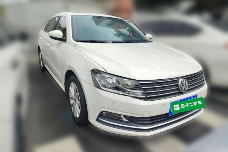 Used Volkswagen Lavida 2017 1.6L Manual Comfort Edition Front Right 45 Deg