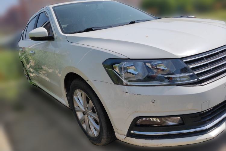 Used Volkswagen Lavida 2017 1.6L Automatic Comfort Edition Front Right 45 Deg