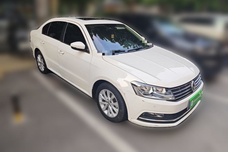 Used Volkswagen Lavida 2017 1.6L Automatic Comfort Edition Front Right 45 Deg