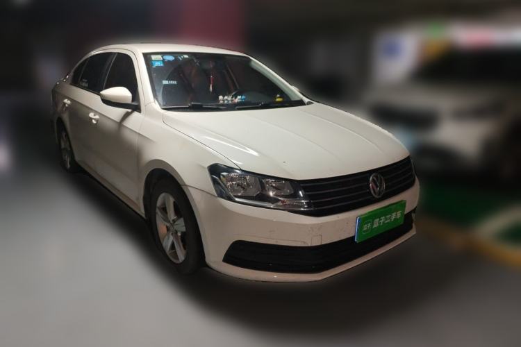 Used Volkswagen Lavida 2017 1.6L Automatic Fashion Edition Front Right 45 Deg