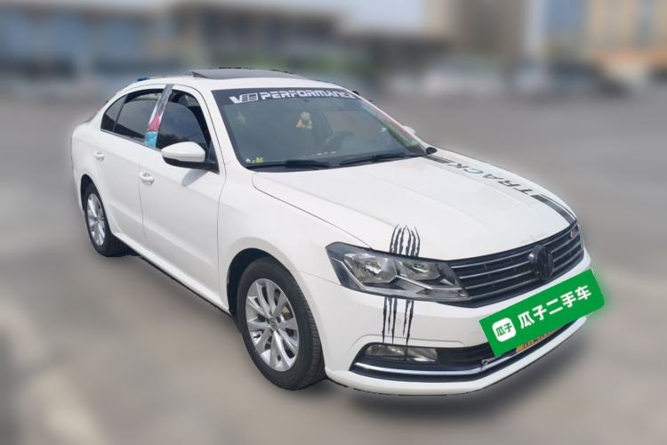 Used Volkswagen Lavida 2017 1.6L Manual Comfort Edition Front Right 45 Deg
