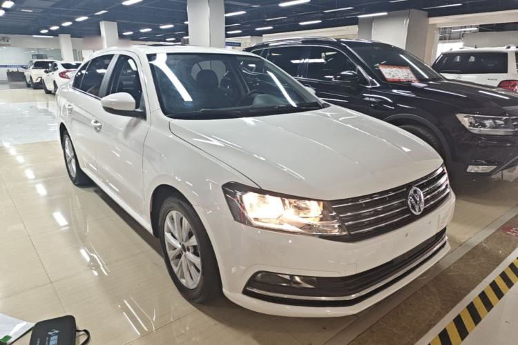 Used Volkswagen Lavida 2017 230TSI DSG Comfort Edition Front Right 45 Deg