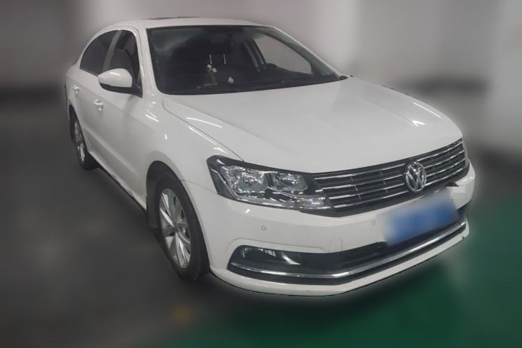Used Volkswagen Lavida 2017 1.6L Automatic Comfort Edition Front Right 45 Deg