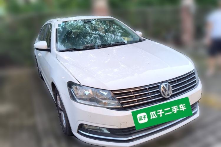 Used Volkswagen Lavida 2017 1.6L Automatic Comfort Edition Front Right 45 Deg