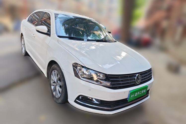Used Volkswagen Lavida 2017 1.6L Automatic Comfort Edition Front Right 45 Deg
