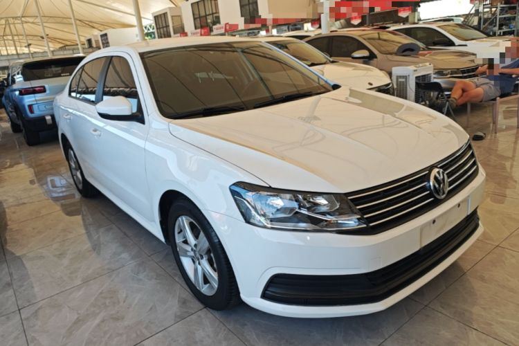 Used Volkswagen Lavida 2017 1.6L Automatic Fashion Edition Front Right 45 Deg