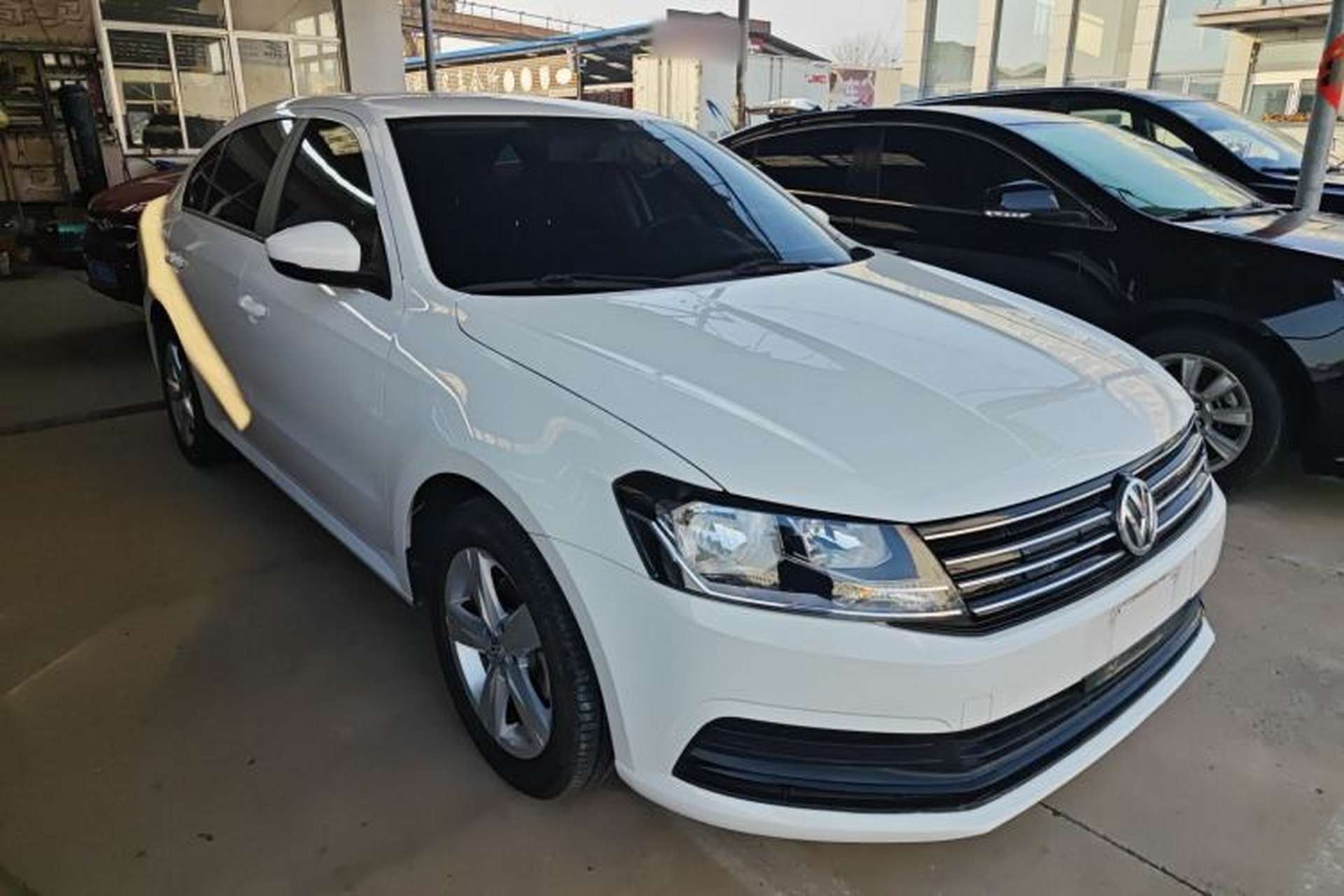 Used Volkswagen Lavida 2017 1.6L Manual Fashion Edition Front Right 45 Deg