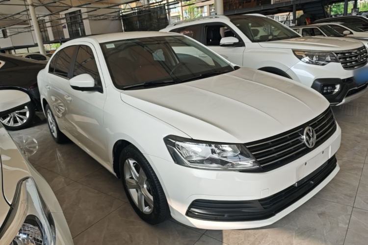 Used Volkswagen Lavida 2017 1.6L Automatic Fashion Edition Front Right 45 Deg