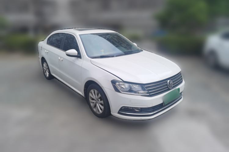 Used Volkswagen Lavida 2017 1.6L Automatic Comfort Edition Front Right 45 Deg