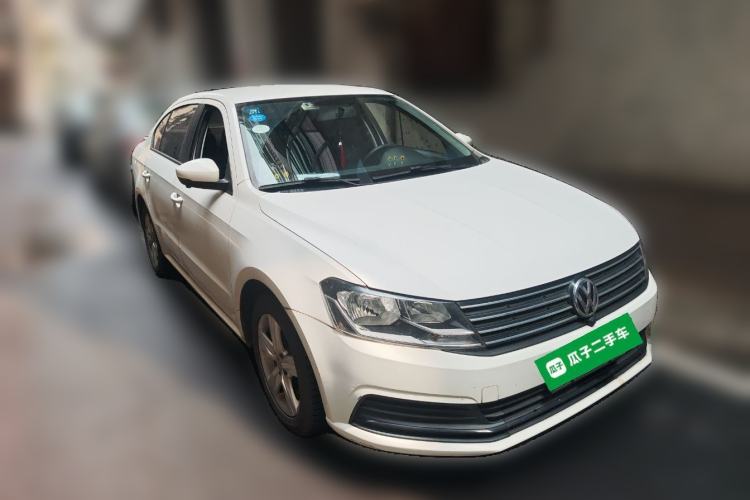 Used Volkswagen Lavida 2017 1.6L Automatic Fashion Edition Front Right 45 Deg