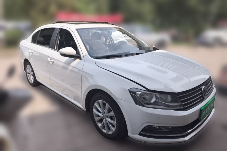 Used Volkswagen Lavida 2017 1.6L Manual Comfort Edition Front Right 45 Deg
