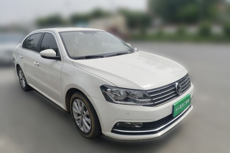Used Volkswagen Lavida 2017 1.6L Manual Comfort Edition Front Right 45 Deg