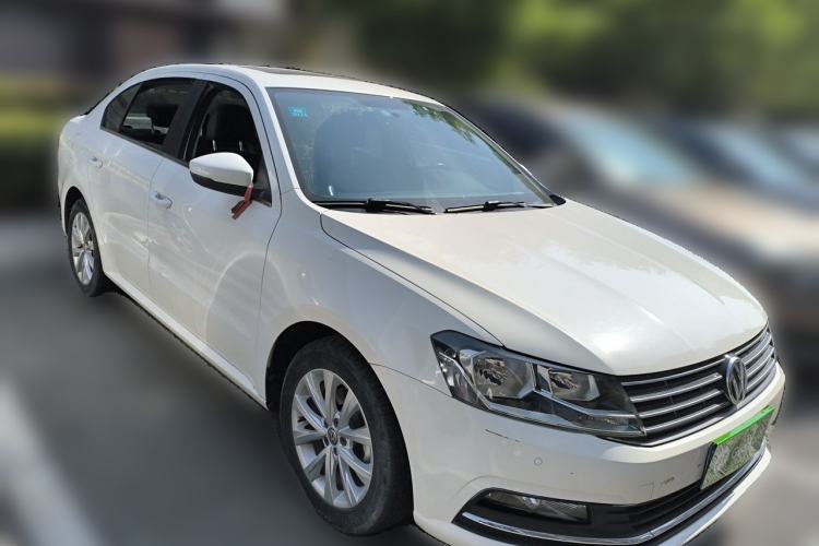 Used Volkswagen Lavida 2017 1.6L Manual Comfort Edition Front Right 45 Deg
