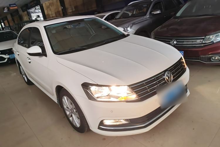 Used Volkswagen Lavida 2017 1.6L Automatic Comfort Edition Front Right 45 Deg