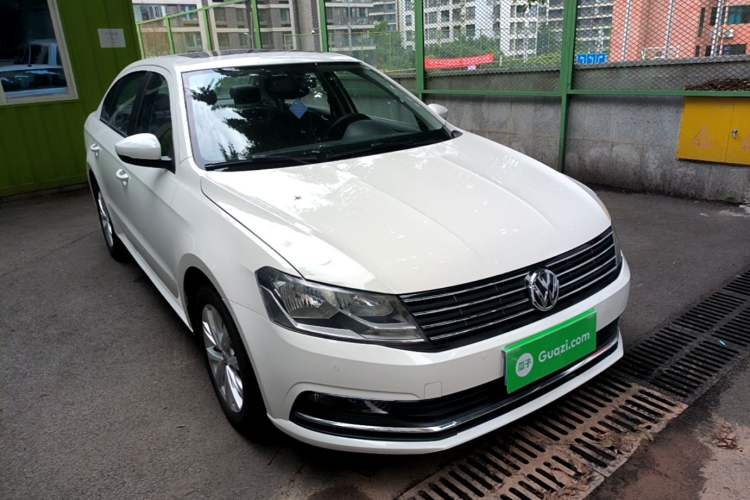Used Volkswagen Lavida 2017 1.6L Automatic Comfort Edition Front Right 45 Deg