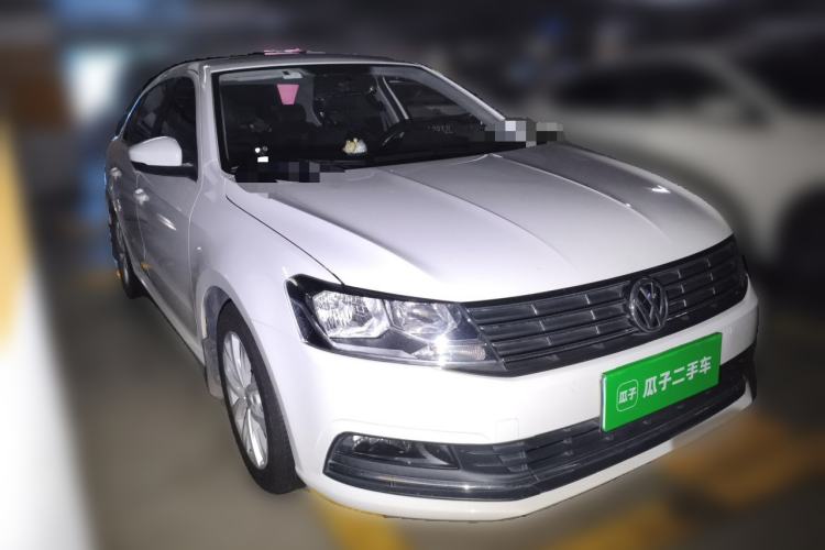 Used Volkswagen Lavida 2017 1.6L Automatic Comfort Edition Front Right 45 Deg