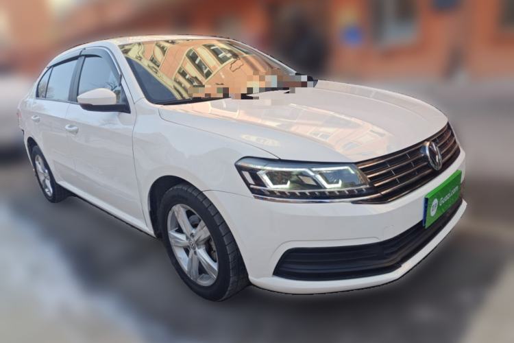 Used Volkswagen Lavida 2017 1.6L Manual Fashion Edition Front Right 45 Deg