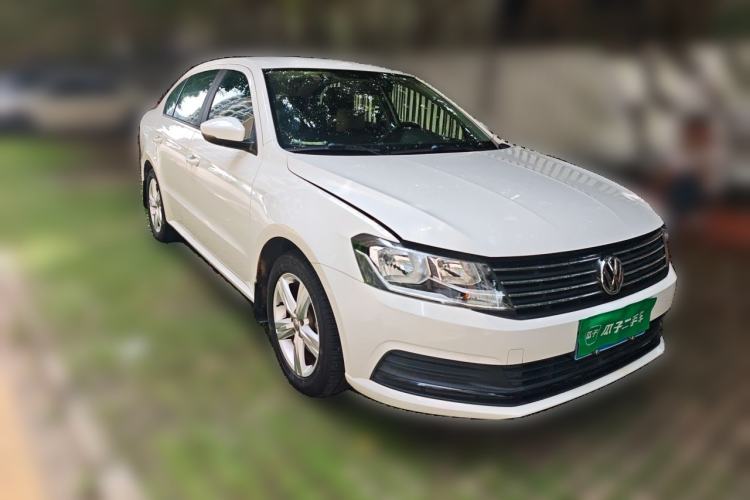 Used Volkswagen Lavida 2017 1.6L Manual Fashion Edition Front Right 45 Deg
