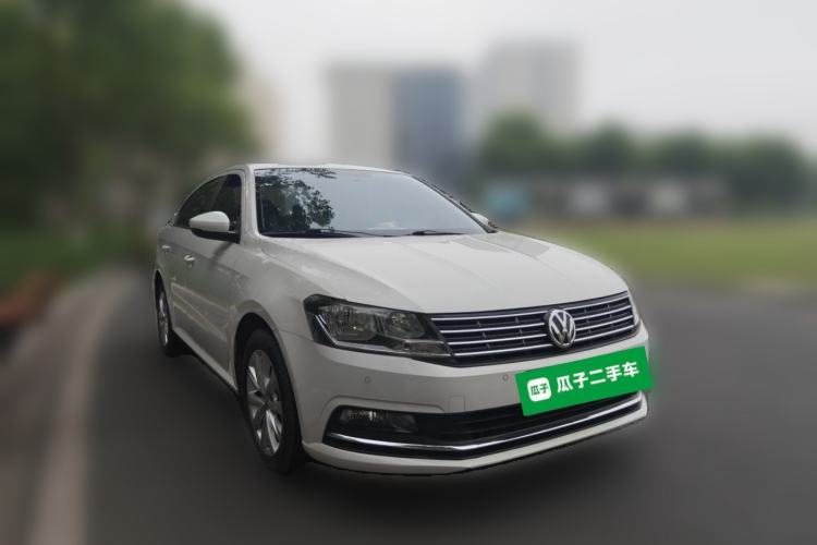 Used Volkswagen Lavida 2017 1.6L Manual Comfort Edition Front Right 45 Deg