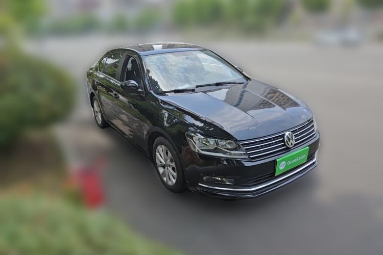 Used Volkswagen Lavida 2017 1.6L Automatic Comfort Edition Front Right 45 Deg