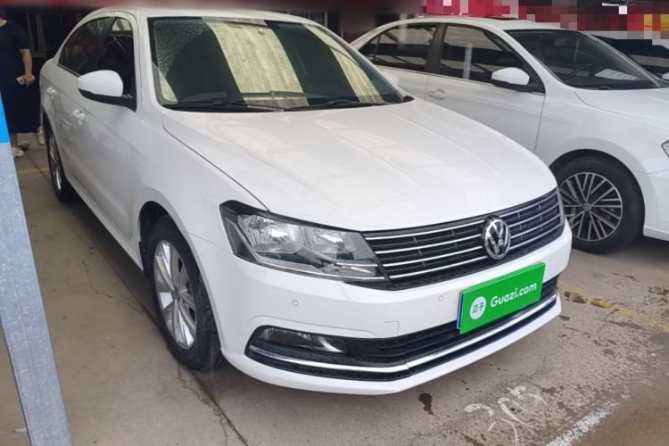 Used Volkswagen Lavida 2017 1.6L Automatic Comfort Edition Front Right 45 Deg