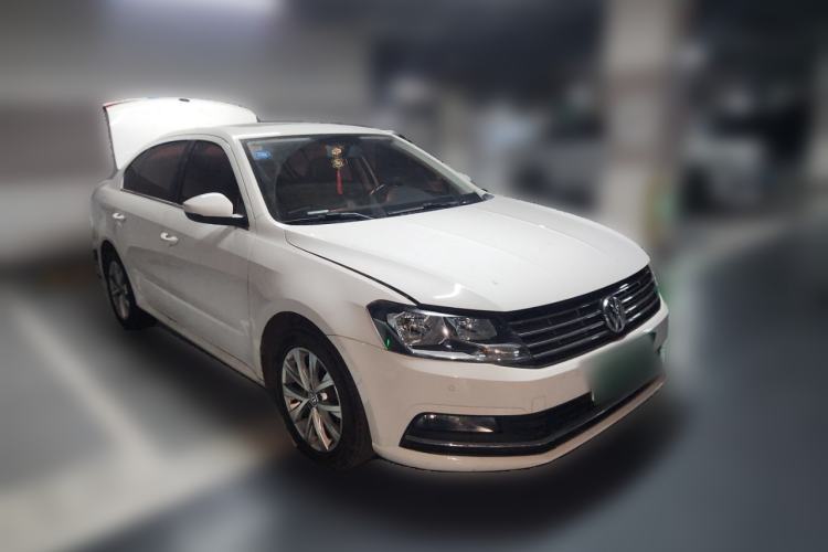Used Volkswagen Lavida 2017 1.6L Automatic Comfort Edition Front Right 45 Deg