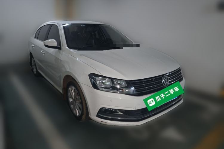 Used Volkswagen Lavida 2017 1.6L Automatic Comfort Edition Front Right 45 Deg