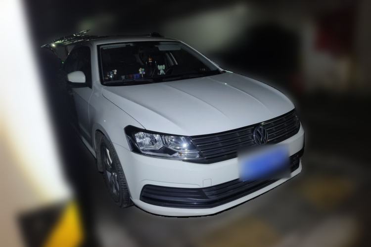 Used Volkswagen Lavida 2017 1.6L Automatic Fashion Edition Front Right 45 Deg