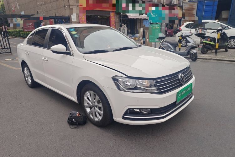 Used Volkswagen Lavida 2017 1.6L Automatic Comfort Edition Front Right 45 Deg