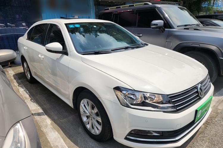 Used Volkswagen Lavida 2017 1.6L Automatic Comfort Edition Front Right 45 Deg