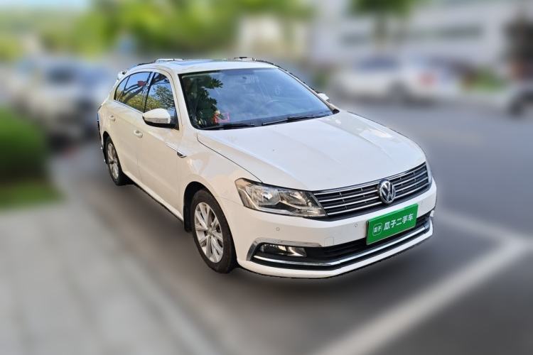Used Volkswagen Lavida 2017 230TSI DSG Comfort Edition Front Right 45 Deg