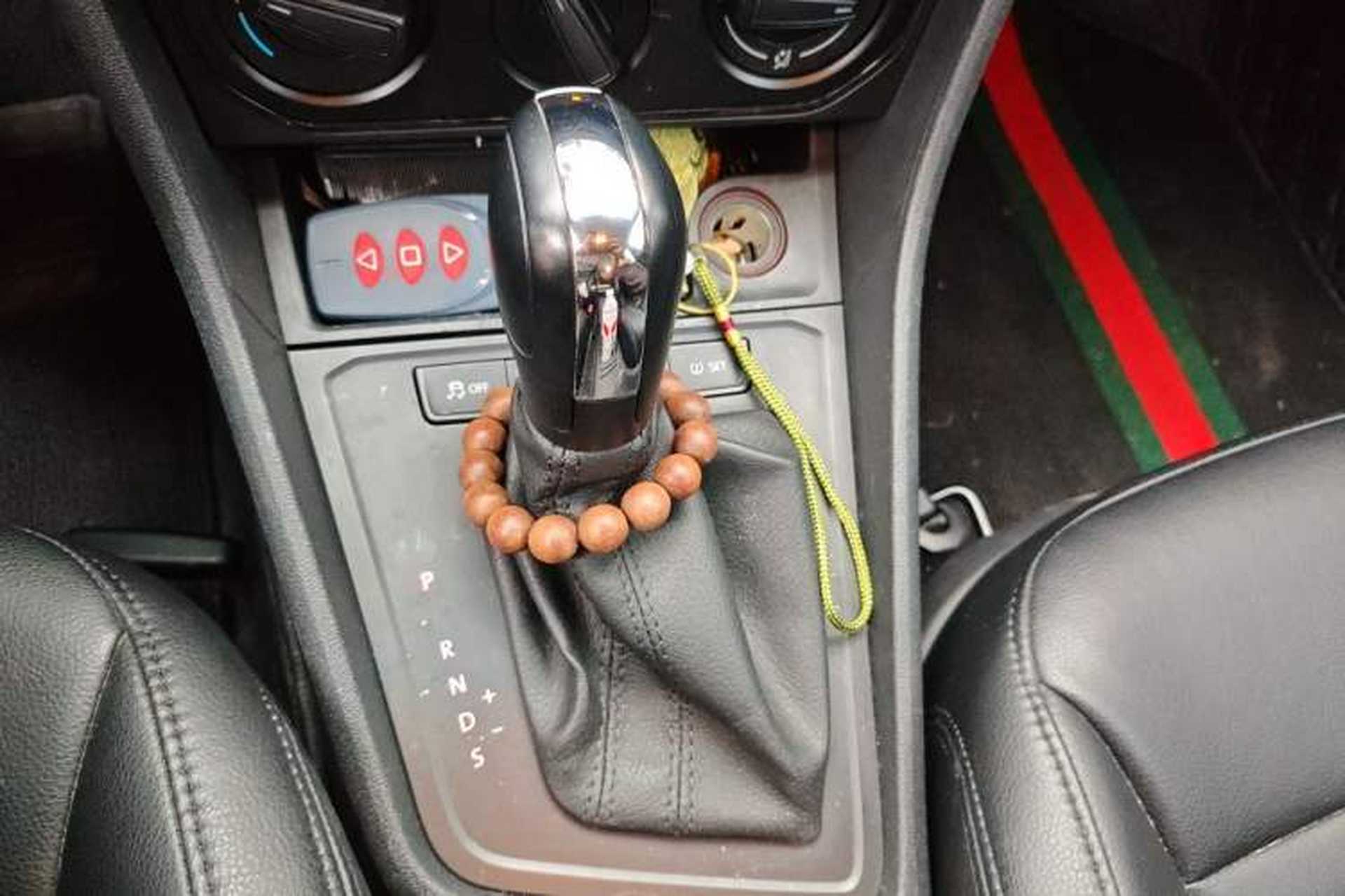 Used Volkswagen Lavida 2017 1.6L Automatic Fashion Edition Gear Lever