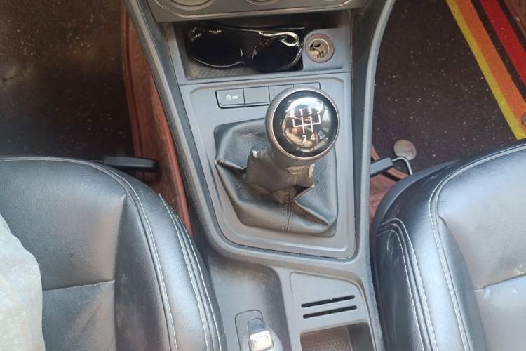 Used Volkswagen Lavida 2017 1.6L Manual Fashion Edition Gear Lever