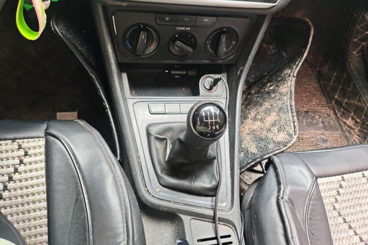 Used Volkswagen Lavida 2017 1.6L Manual Fashion Edition Gear Lever