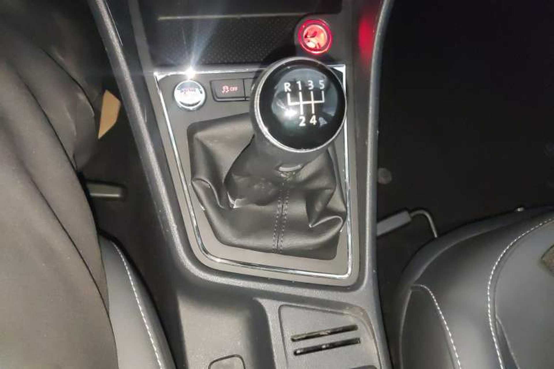 Used Volkswagen Lavida 2017 1.6L Manual Comfort Edition Gear Lever