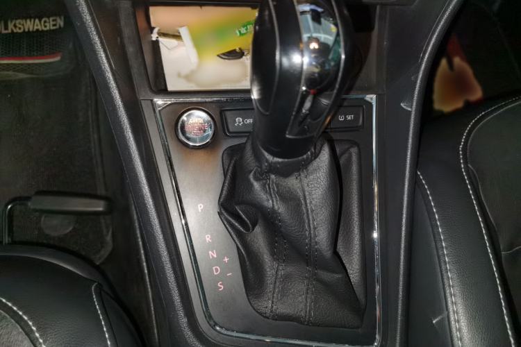 Used Volkswagen Lavida 2017 230TSI DSG Comfort Edition Gear Lever