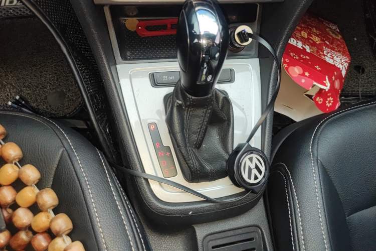 Used Volkswagen Lavida 2017 1.6L Automatic Fashion Edition Gear Lever